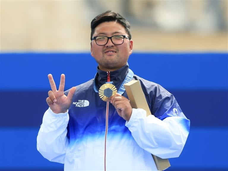 东契奇半场7中1仅得2分4失误，独行侠54-57落后雷霆