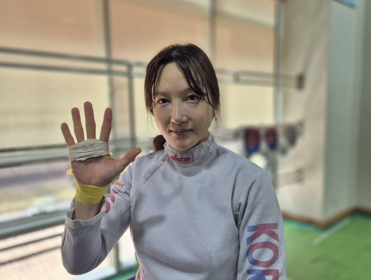湖人发展联盟球员奥利瓦里与库里个人品牌达成球鞋代言合同