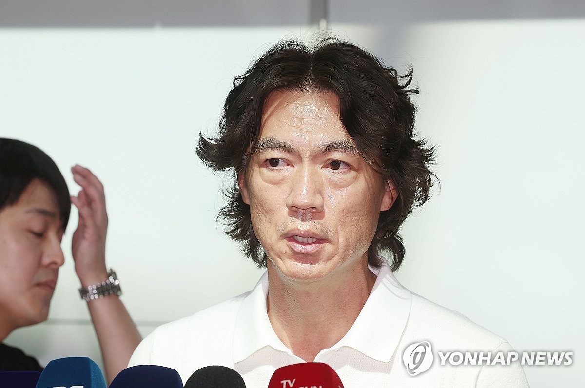 奥布拉克：扑救是门将该做的事，这就是我们的作用